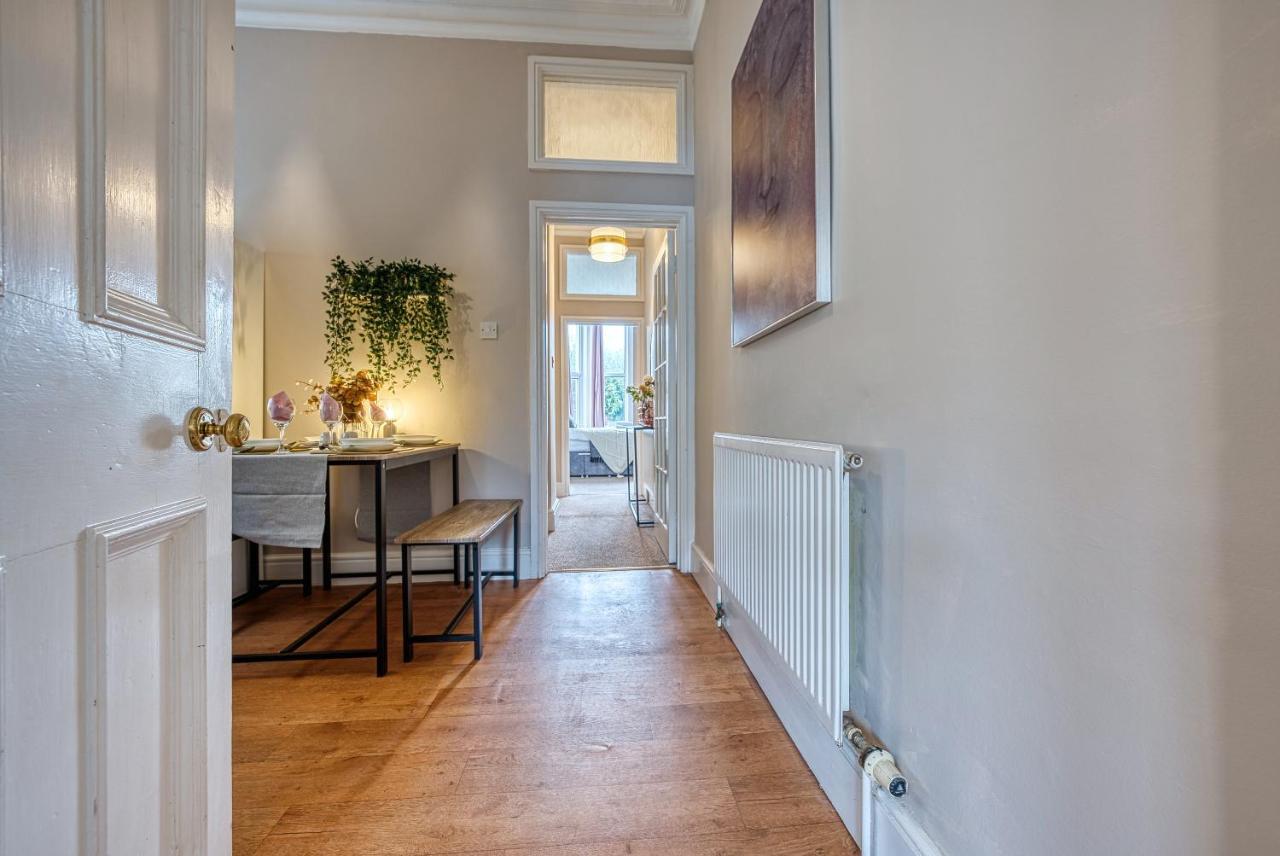Lovely 2 Bedroom - Sleeps 9 *