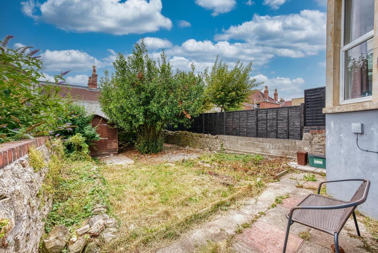 Lovely 2 Bedroom - Sleeps 9 * Bristol
